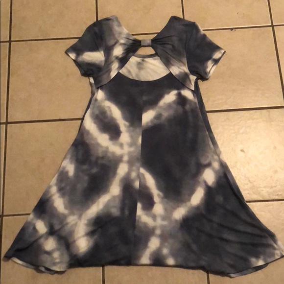 Dress with bow and opening in the upper back - Picture 2 of 2